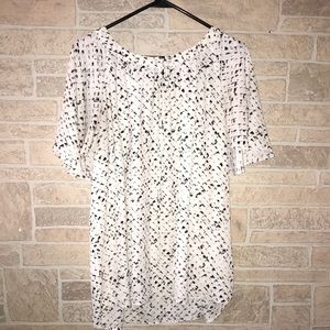 ✅Apt 9 Blouse with front tie on neckline